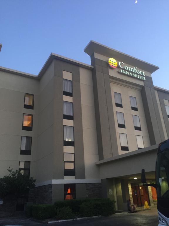 Comfort Inn And Suites Airport