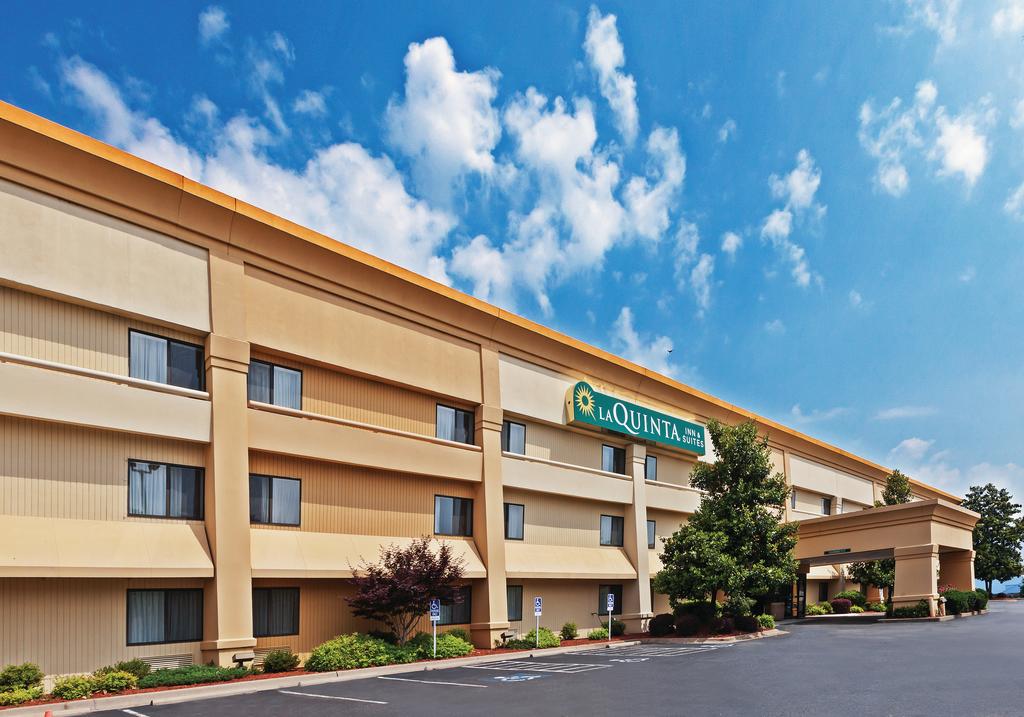 La Quinta Inn and Suites North Little Rock - McCain Mall