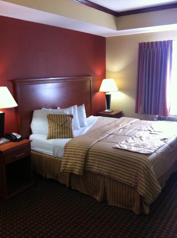 Econo Lodge Inn and Suites Little Rock