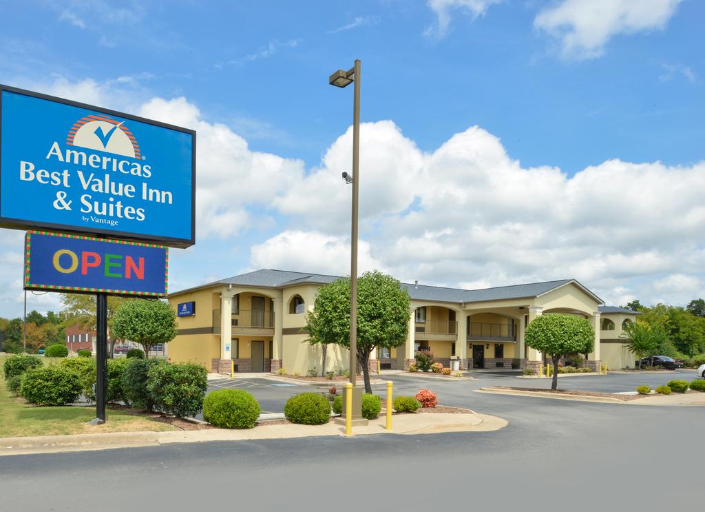 Americas Best Value Inn and Suites University Avenue