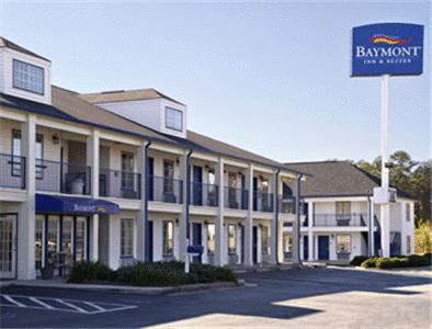 Baymont Inn and Suites Macon Plantation Inn Drive