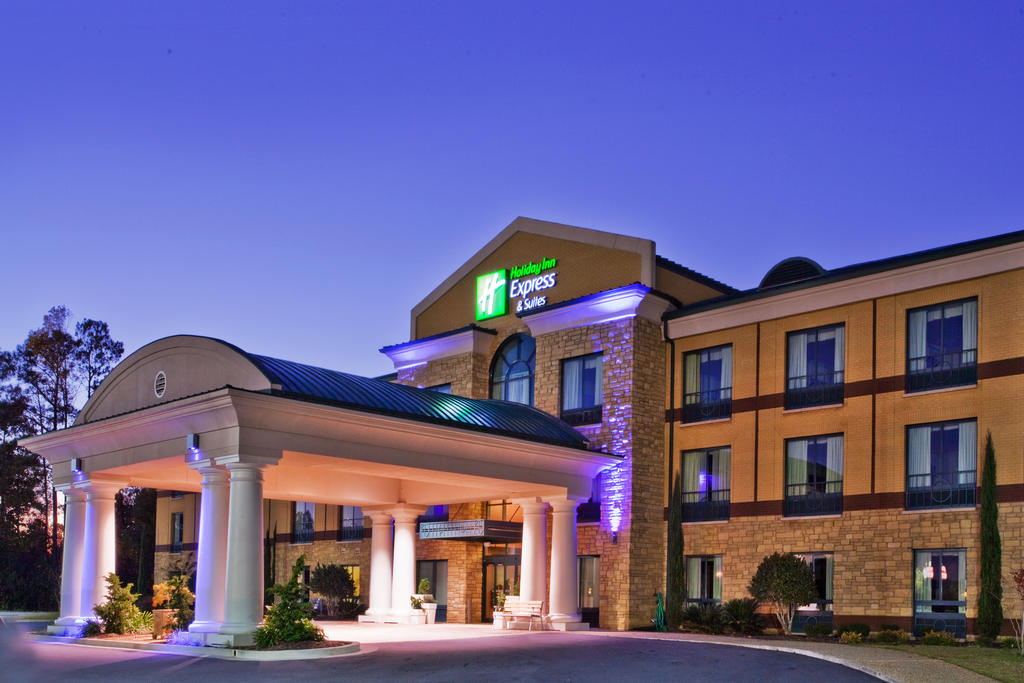 Holiday Inn Express Hotel and Suites Macon-West