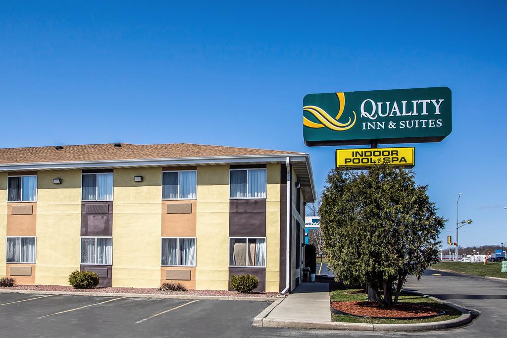 Quality Inn and Suites West Bend