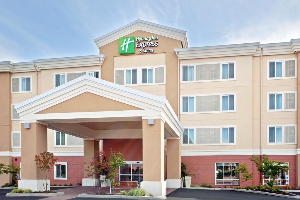 Holiday Inn Express And Suites