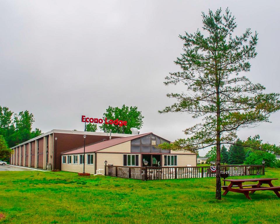 Econo Lodge Watertown