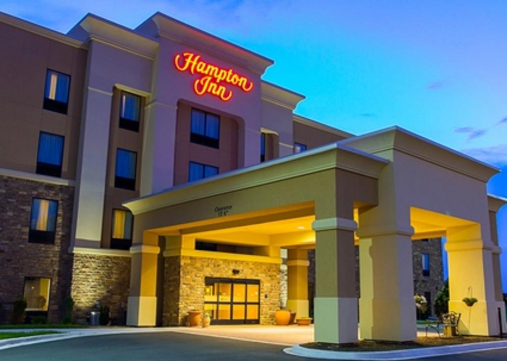 Hampton Inn Dekalb