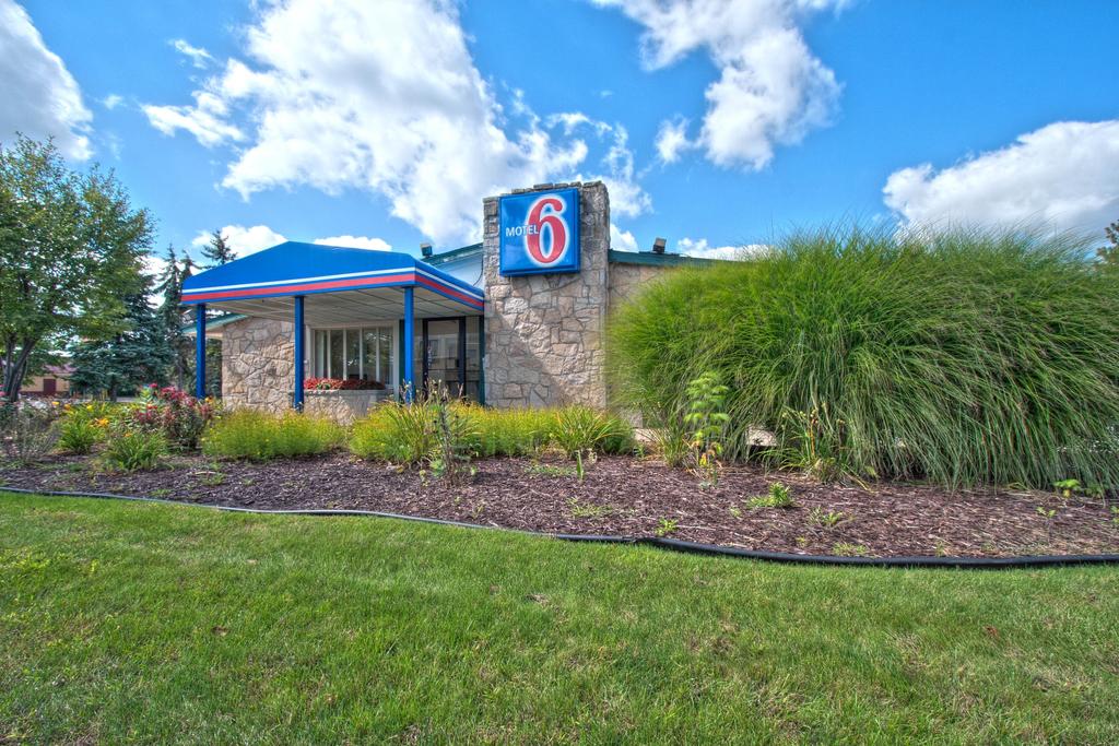 Motel 6 Lansing