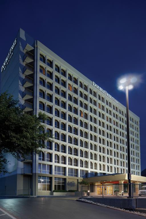 DoubleTree by Hilton Dallas  Market Center