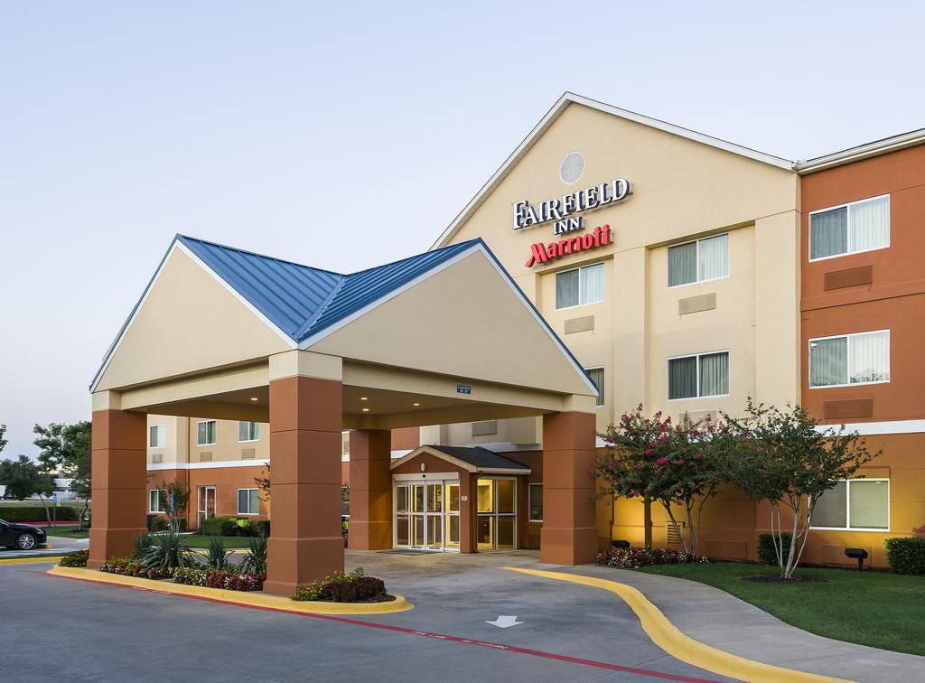 Fairfield Inn and Suites Dallas Park Central