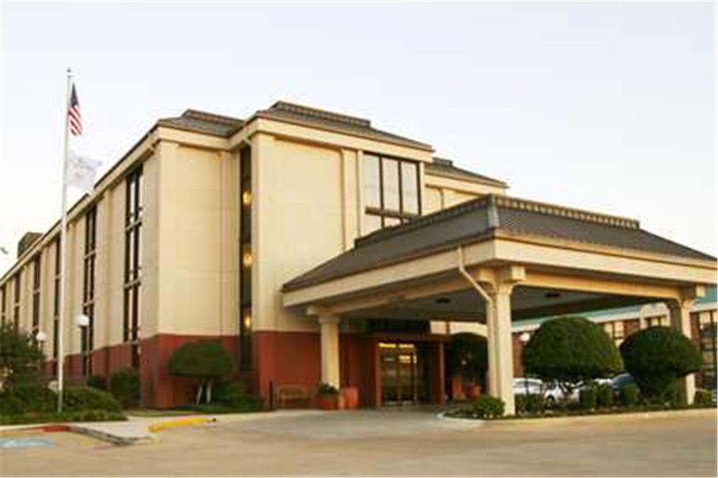 Hampton Inn Dallas North Walnut Hill