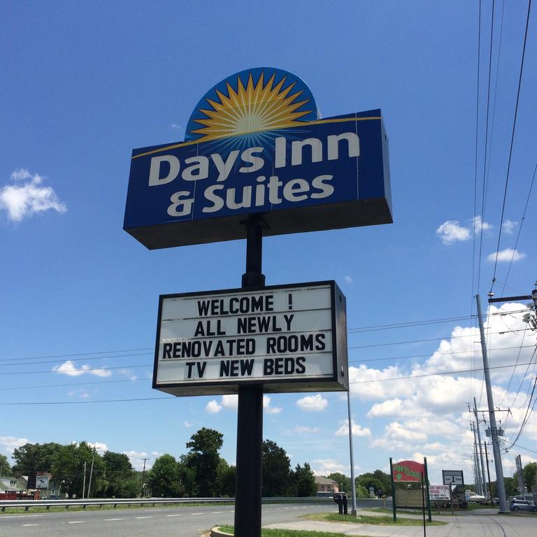 Days Inn and Suites Cambridge