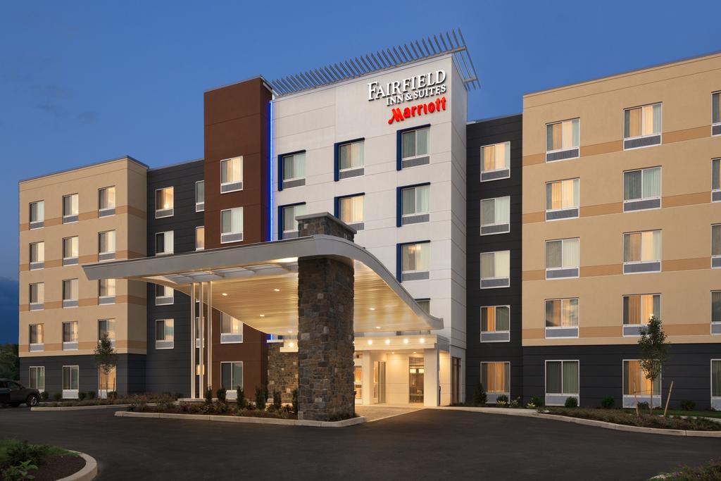 Fairfield Inn and Suites Lancaster East - The Outlets