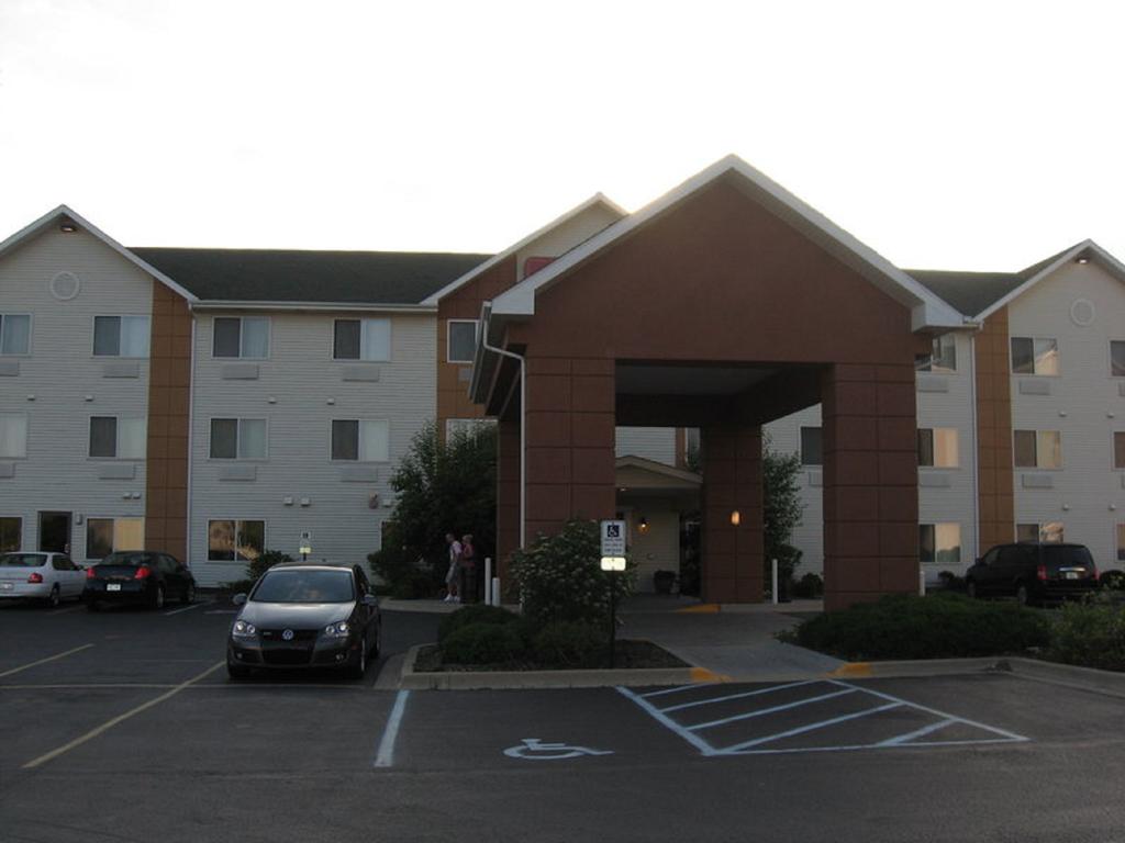 Baymont Inn and Suites Gurnee