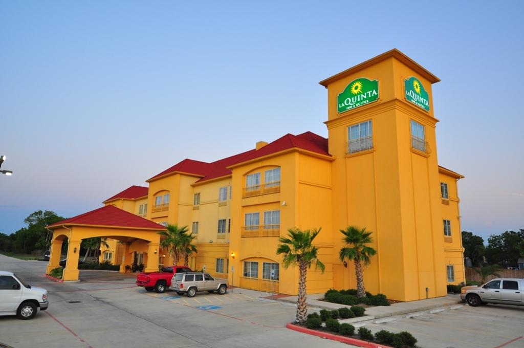 La Quinta Inn and Suites Brookshire