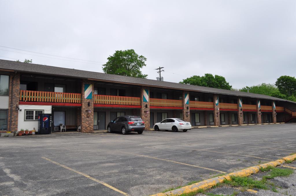 Kewanee Motor Lodge