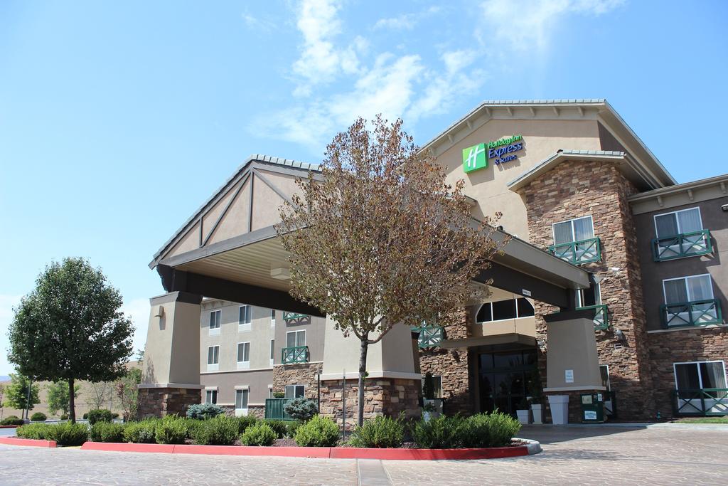 Holiday Inn Exp Stes Tehachapi