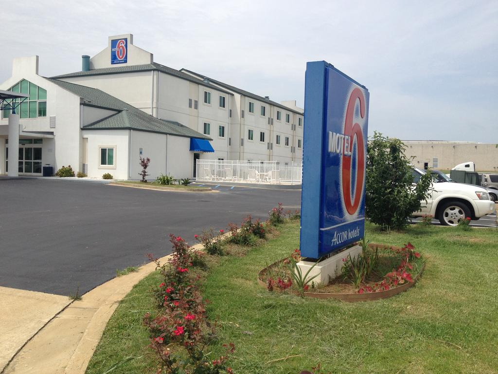 Motel 6 - Montgomery - Hope Hull