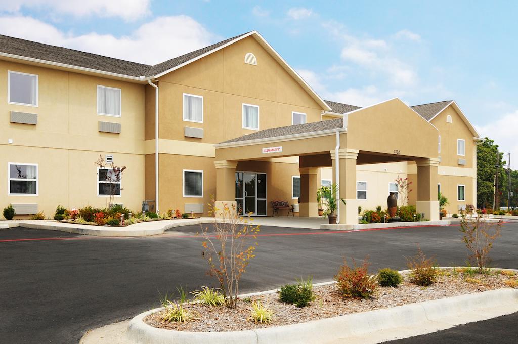 Days Inn and Suites Cabot