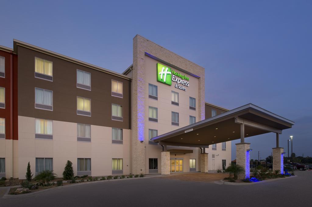 Holiday Inn Express and Suites Bay City