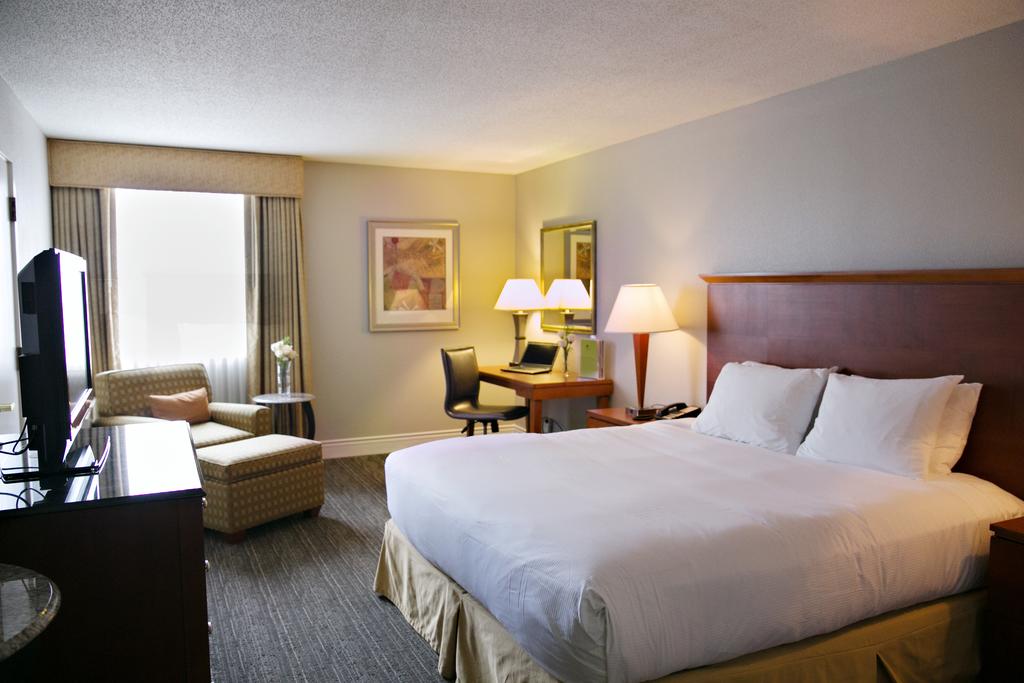 DoubleTree by Hilton Minneapolis - Park Place