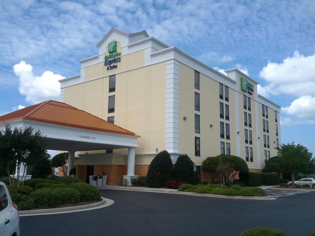 Holiday Inn Express And Suites