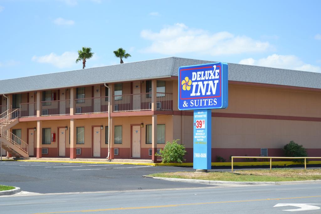 Deluxe Inn and Suites Weslaco