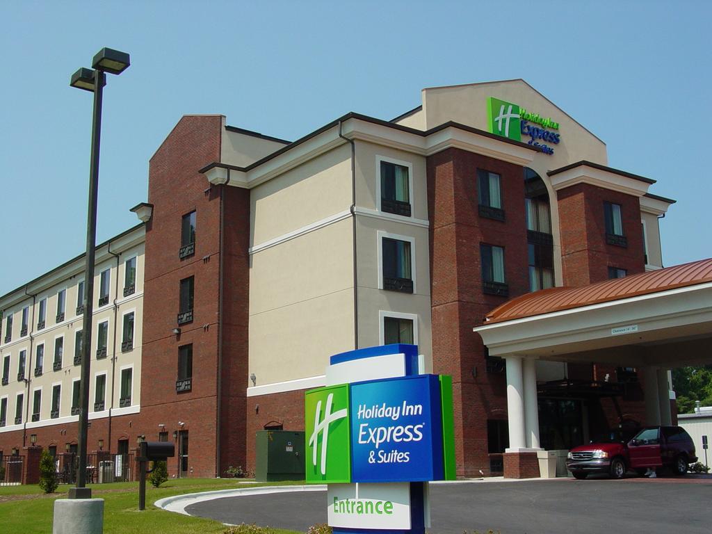 Holiday Inn Express and Suites Rockingham