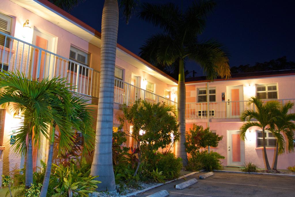 Hibiscus Suites  Gateway to Siesta Key