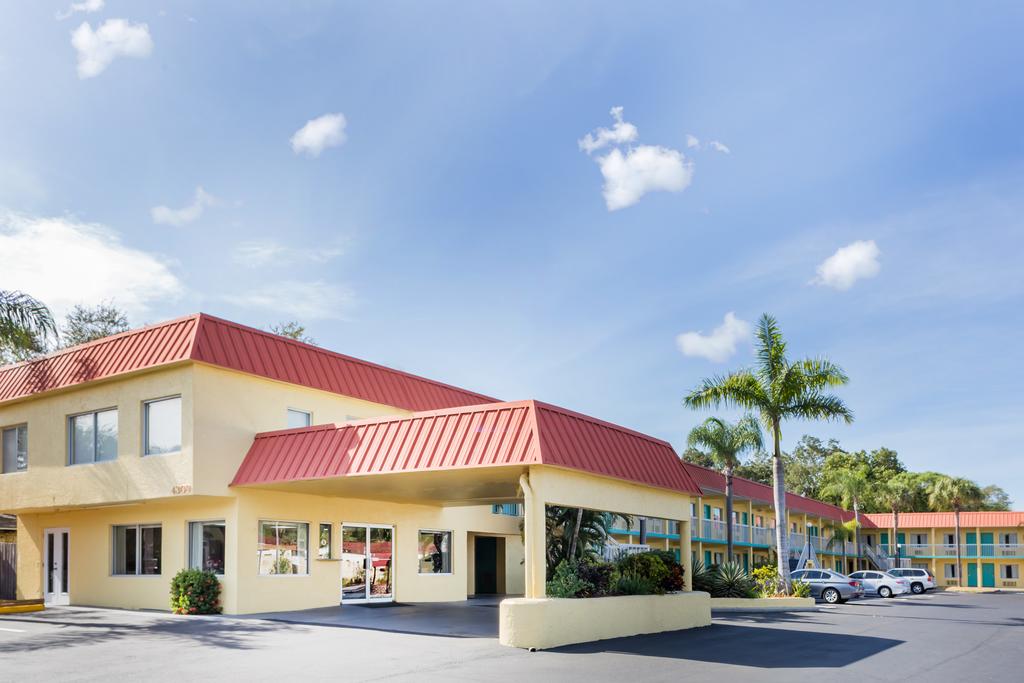 Super 8 Sarasota