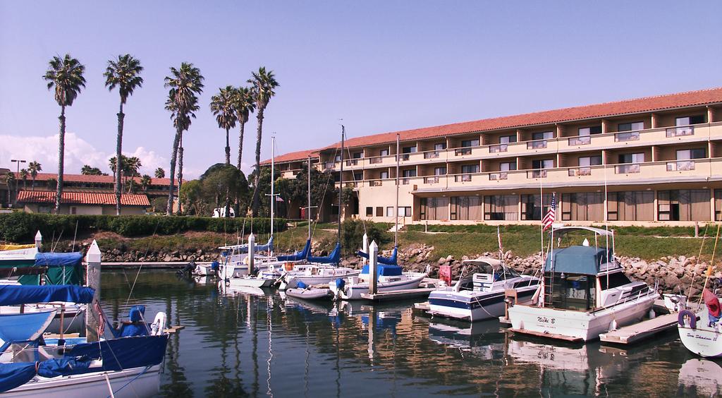 Holiday Inn Exp Stes Ventura