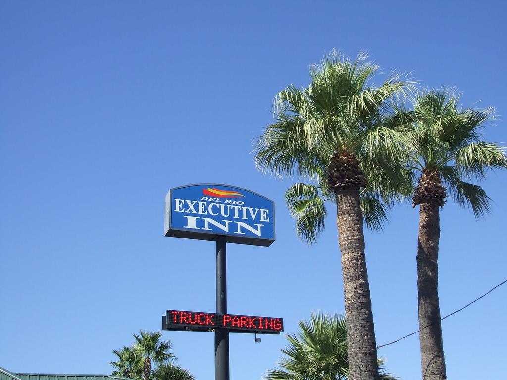 Del Rio Executive Inn