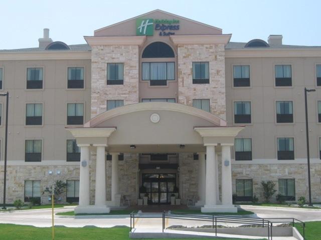 Holiday Inn Express Suites Del Rio