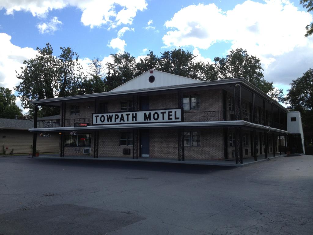 Towpath Motel