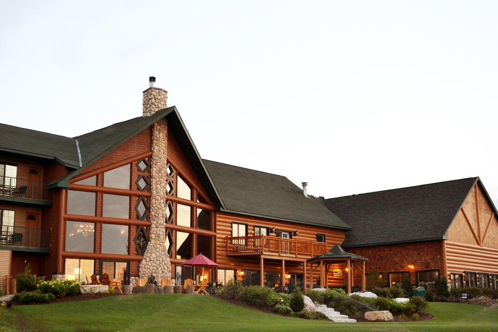 Staffords Crooked River Lodge and Suites