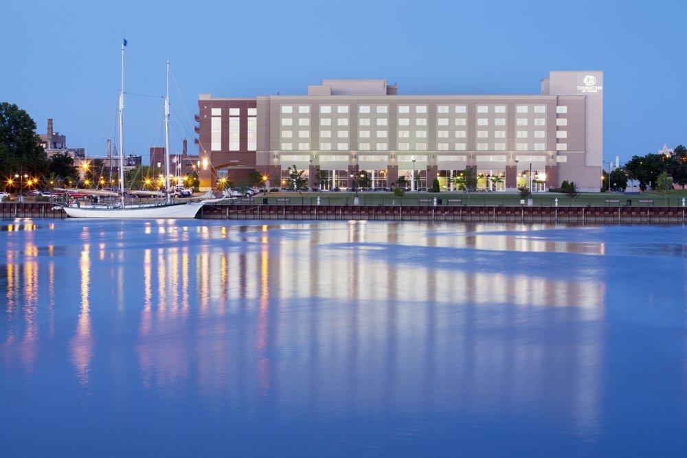 DoubleTree by Hilton Bay City - Riverfront