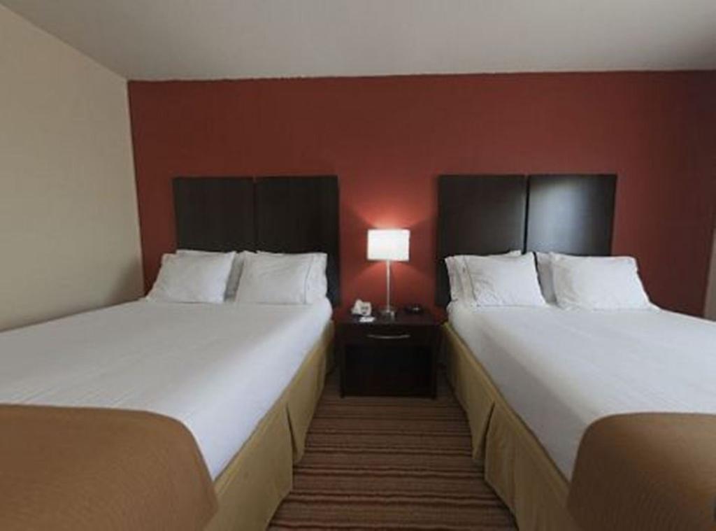 Holiday Inn Express Suites Winona N