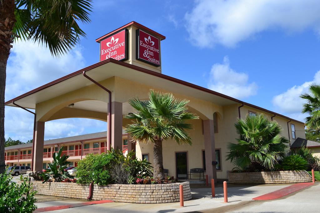 Executive Inn and Suites Magnolia