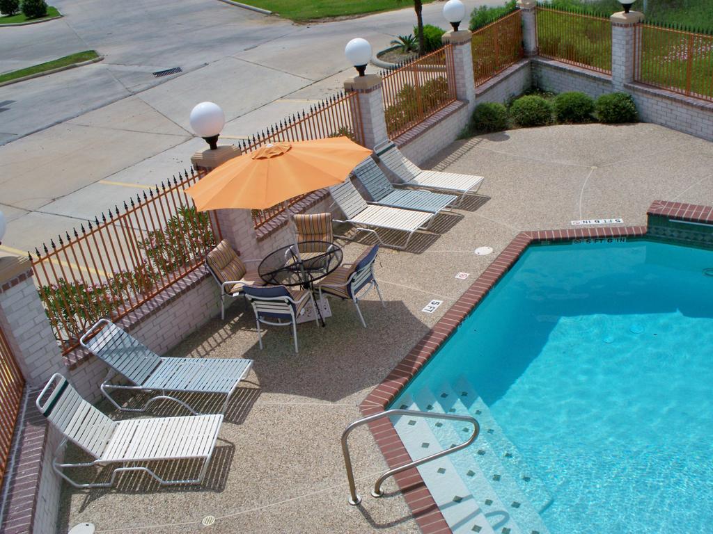 Magnolia Inn and Suites