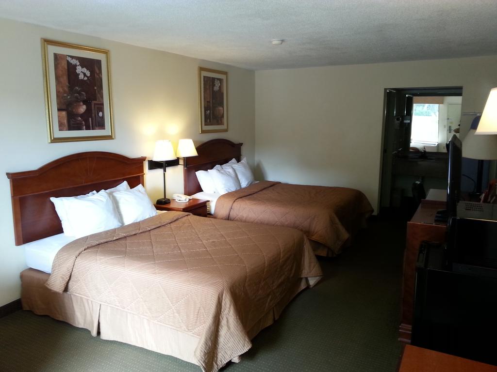 Econo Lodge Inn and Suites Gulfport