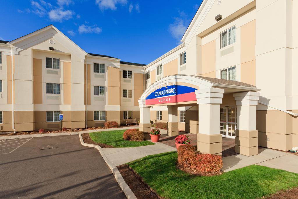 Candlewood Suites Bradley Arpt