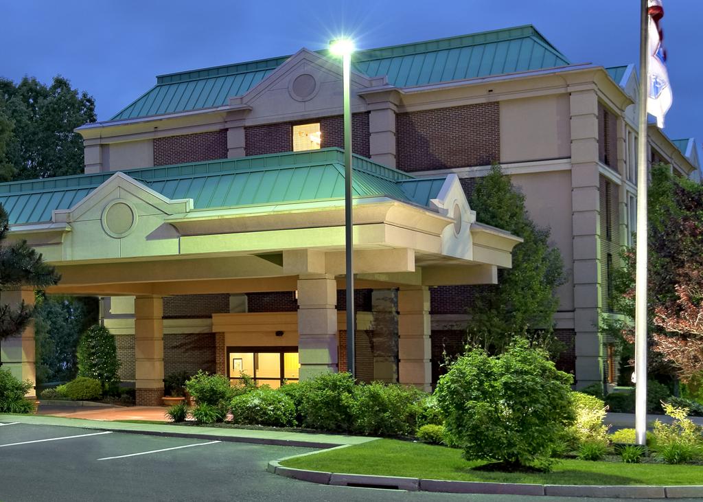 Hampton Inn Hartford Airport