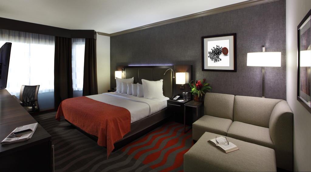 Crowne Plaza Boston- Natick