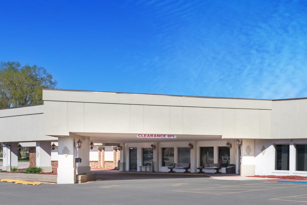 Ramada Janesville