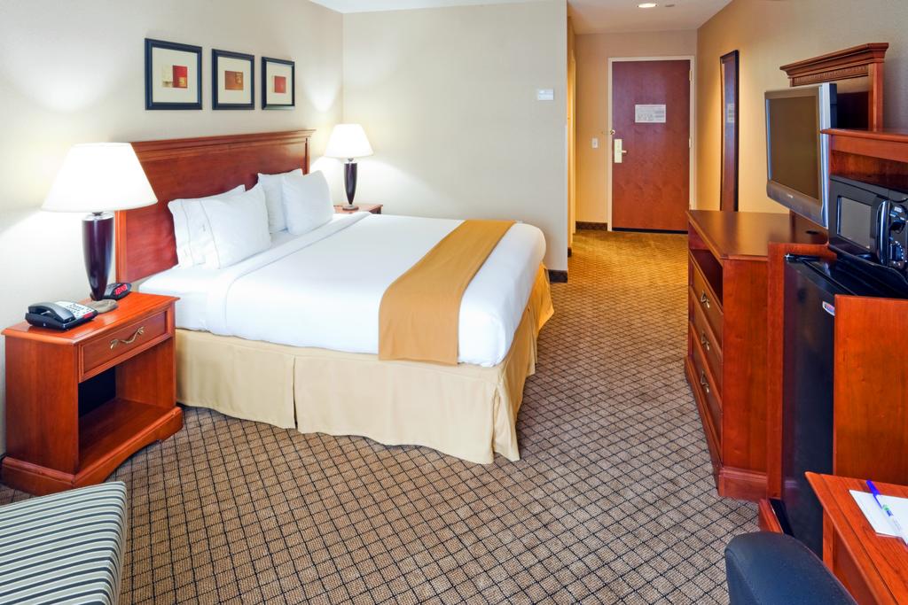 Holiday Inn Express Suites Seabrook