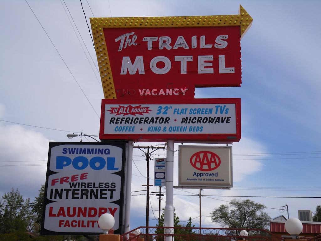 Trails Motel