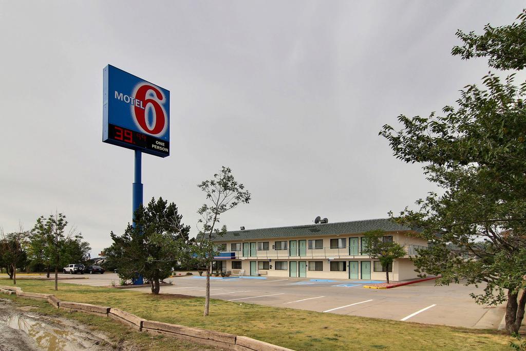 Motel 6 Raton