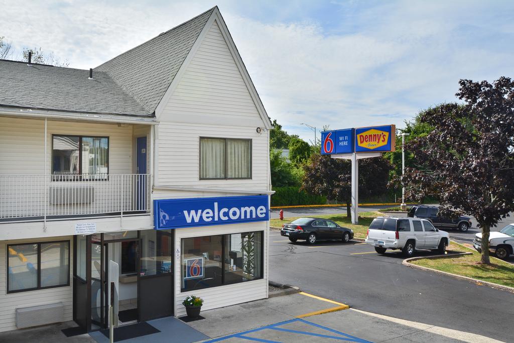 Motel 6 Hartford Southington