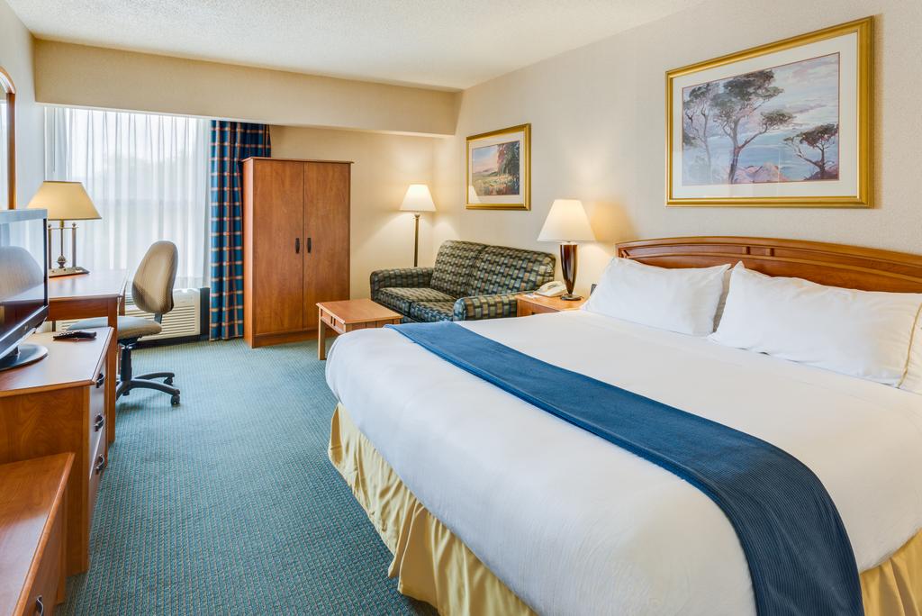 Holiday Inn Expres Southington