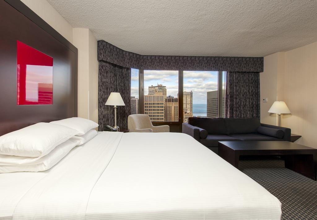 DoubleTree by Hilton Chicago - Magnificent Mile