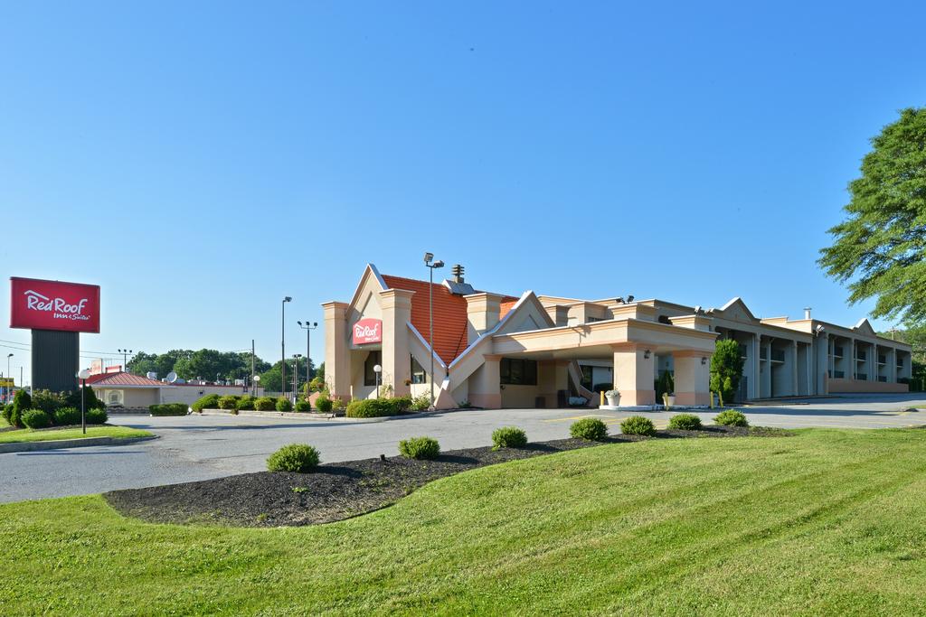 Red Roof Inn and Suites Newark Delaware